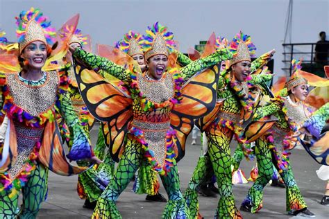 paru paro festival costume